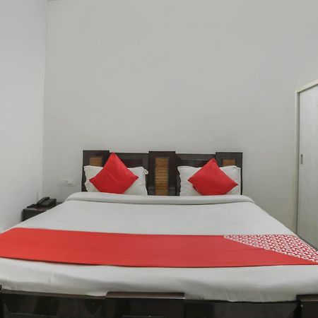 Hotel O Aarush Jhajhar Buitenkant foto
