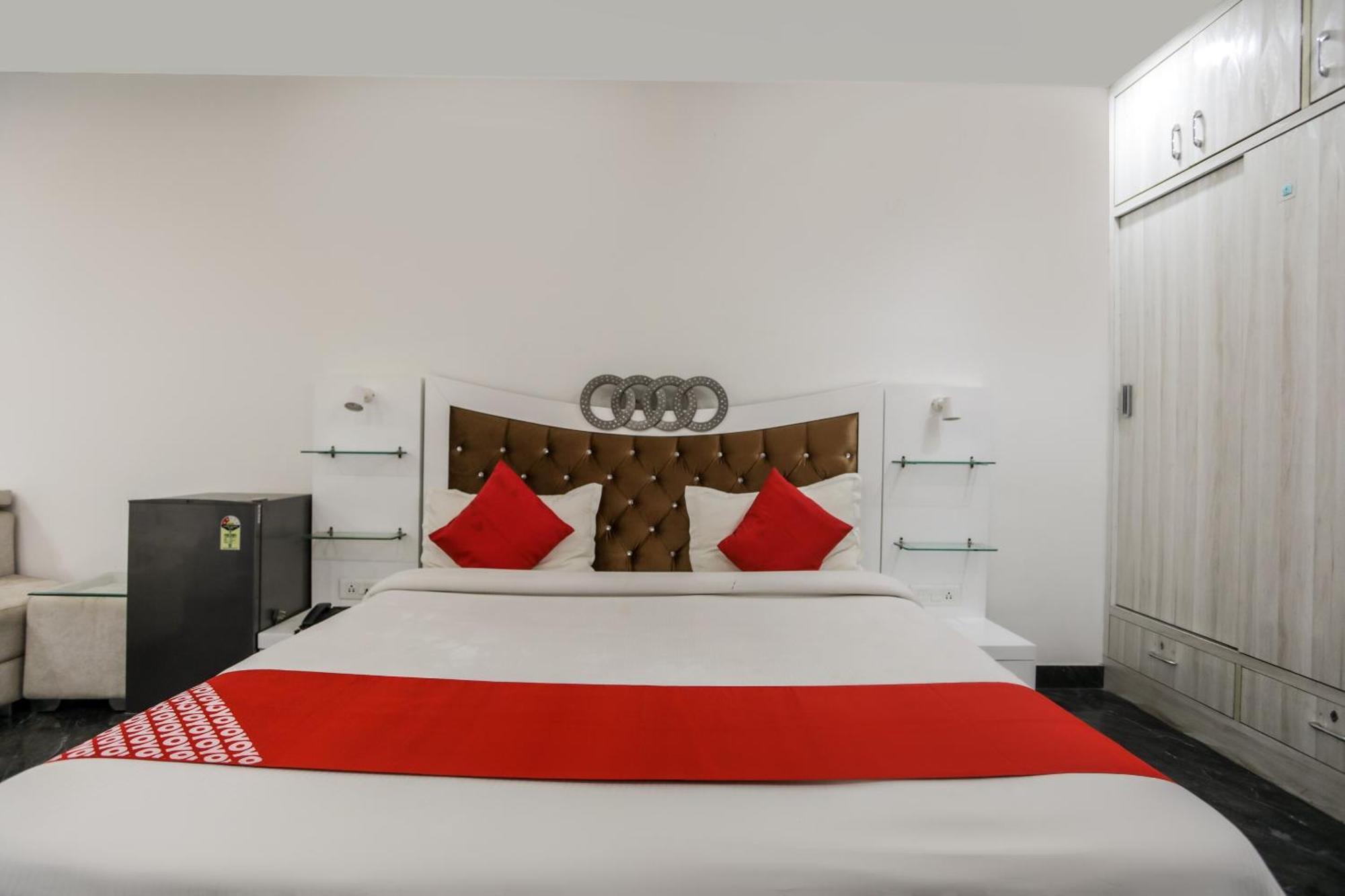 Hotel O Aarush Jhajhar Buitenkant foto