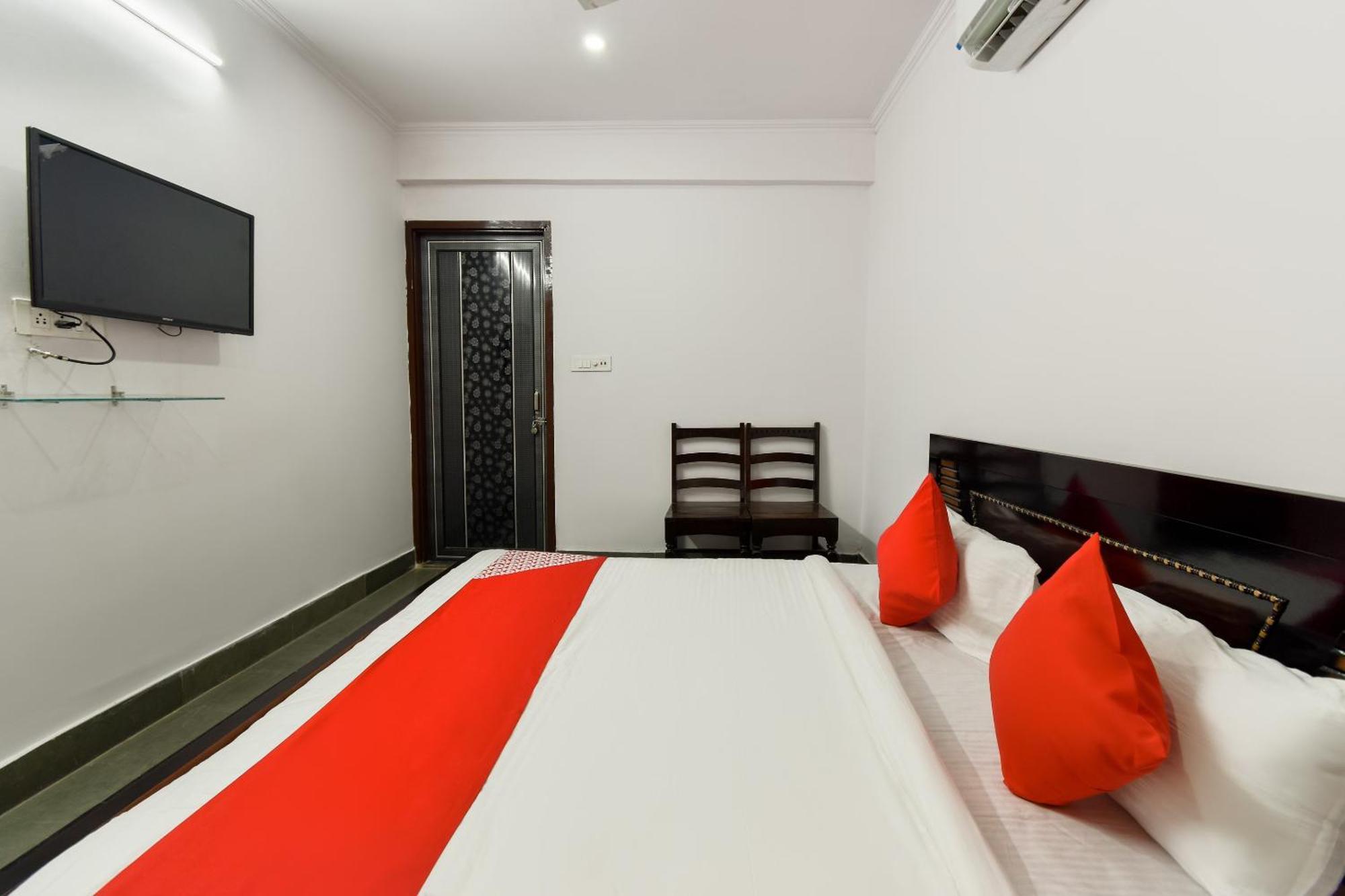 Hotel O Aarush Jhajhar Buitenkant foto