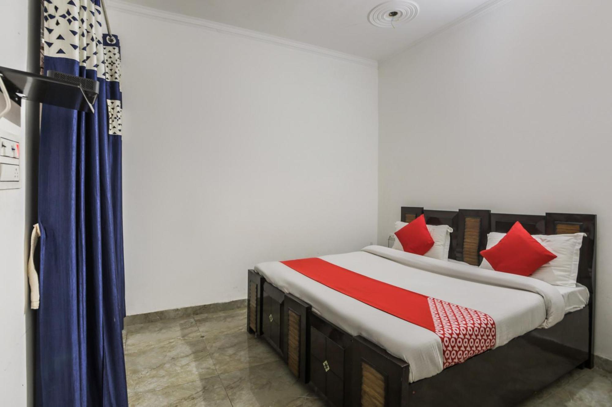 Hotel O Aarush Jhajhar Buitenkant foto