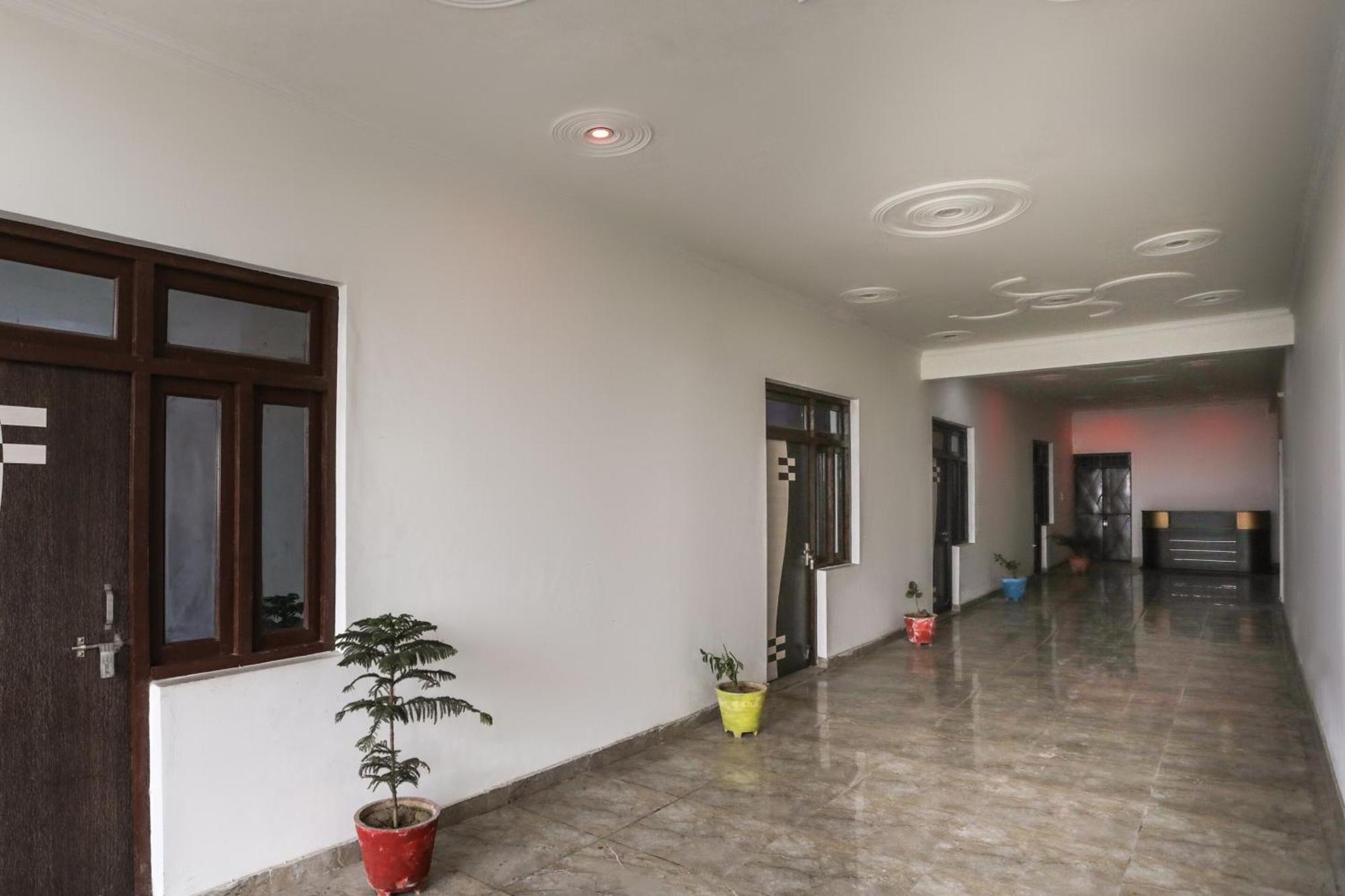 Hotel O Aarush Jhajhar Buitenkant foto