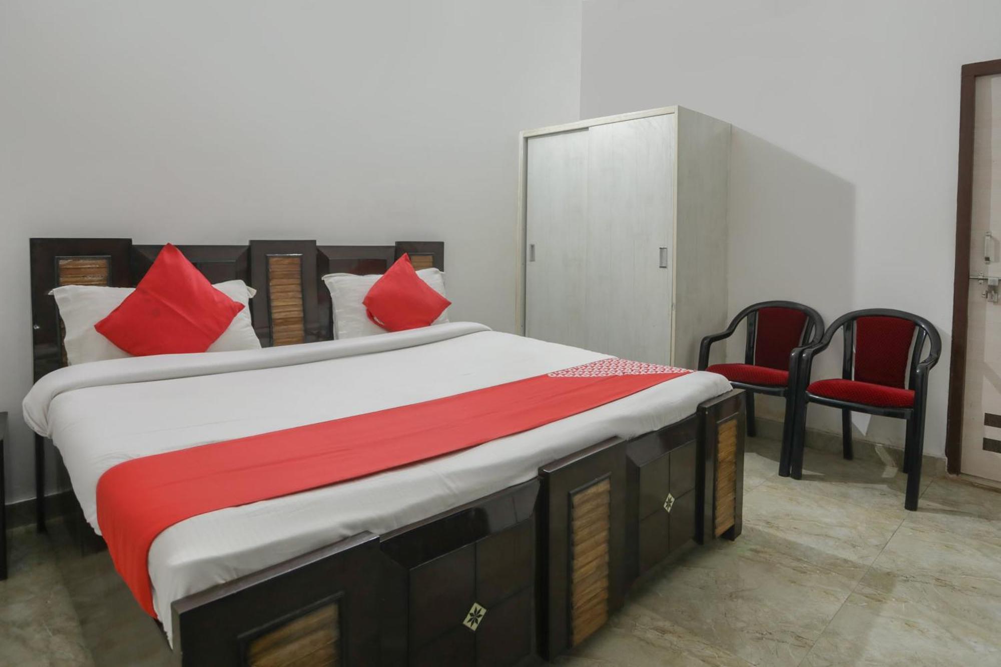 Hotel O Aarush Jhajhar Buitenkant foto