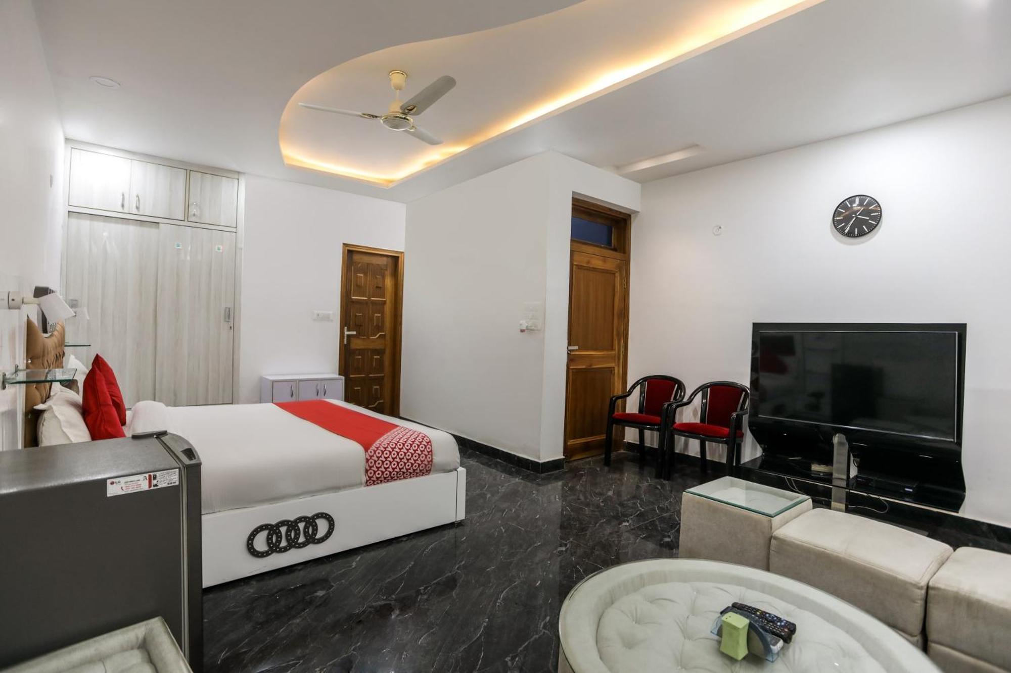 Hotel O Aarush Jhajhar Buitenkant foto